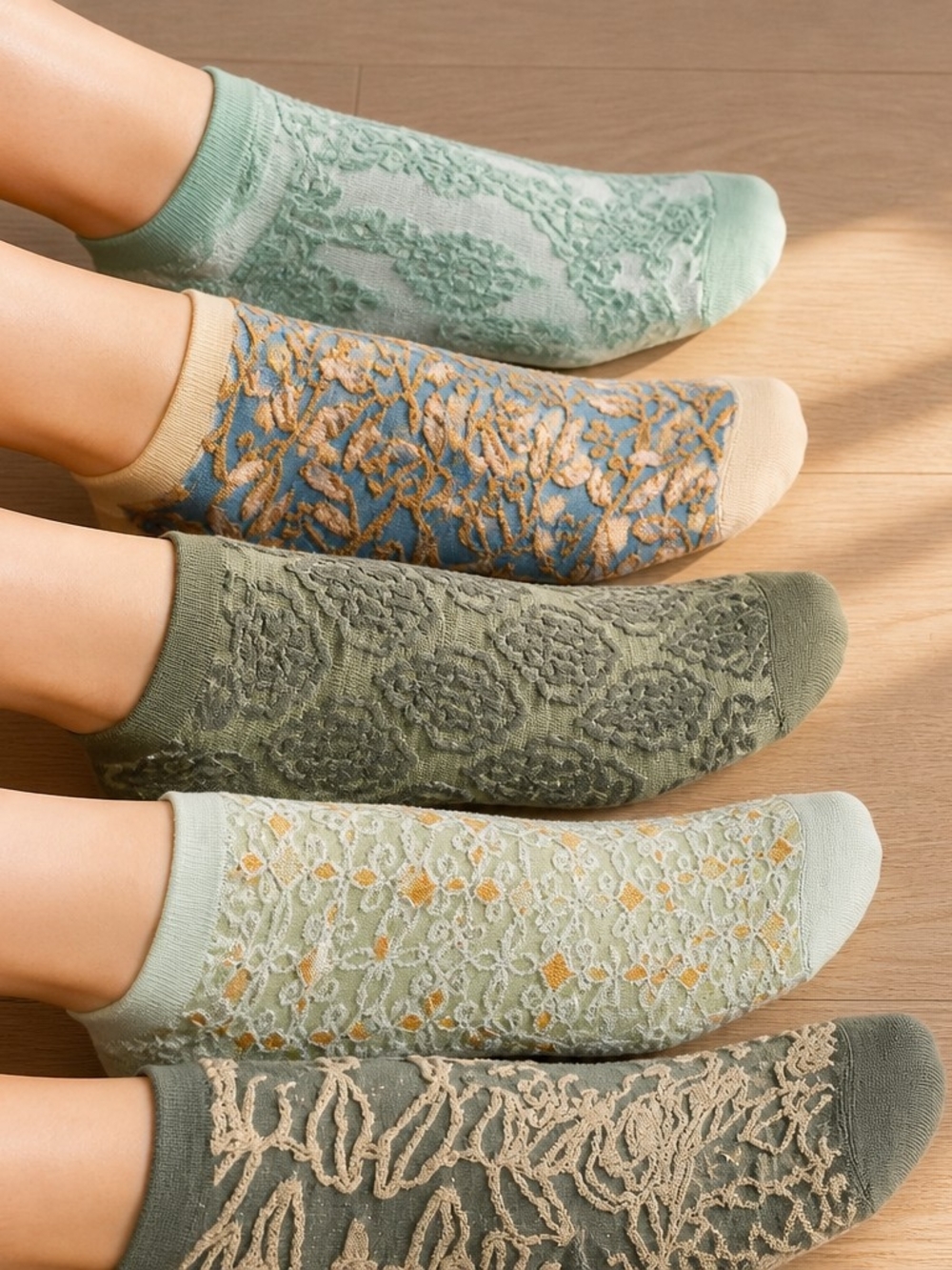 Cotton Blend Lace-Pattern Crew Socks - Sage Green